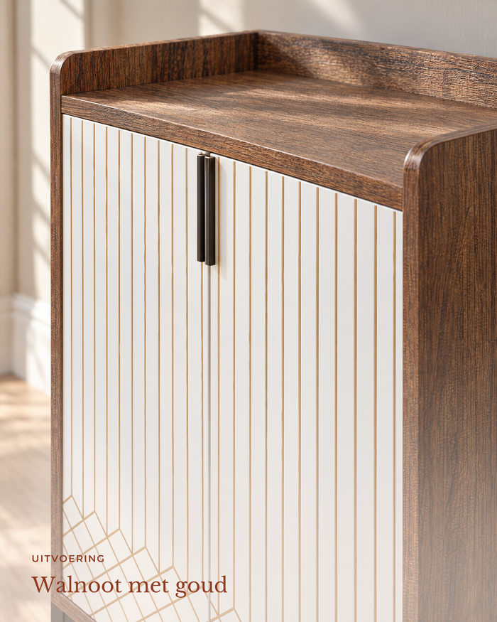 Carrara schoenenkast in walnoot met gouden accenten, close-up van het houten bovenblad, de zwarte greep en het gouden lijnmotief op het front